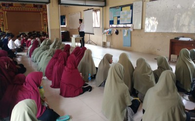 Menuju Program Siswa Al Uswah Mengabdi (PSAM) para peserta mantapkan diri melalui simulasi kegiatan